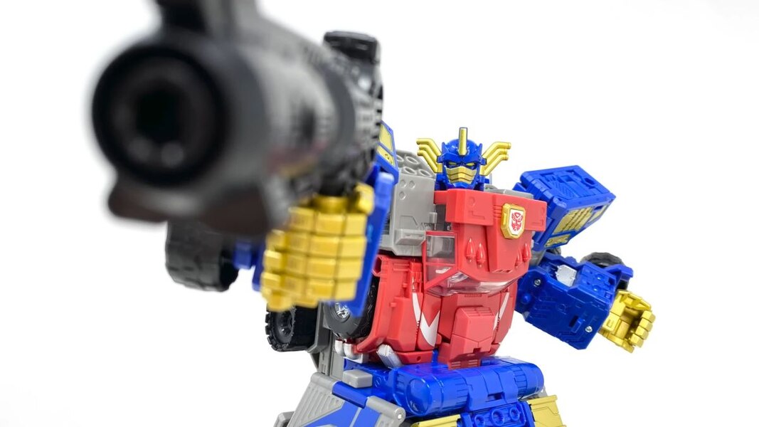 Image Of Legacy Evolution Commander Armada Optimus Prime  (5 of 30)